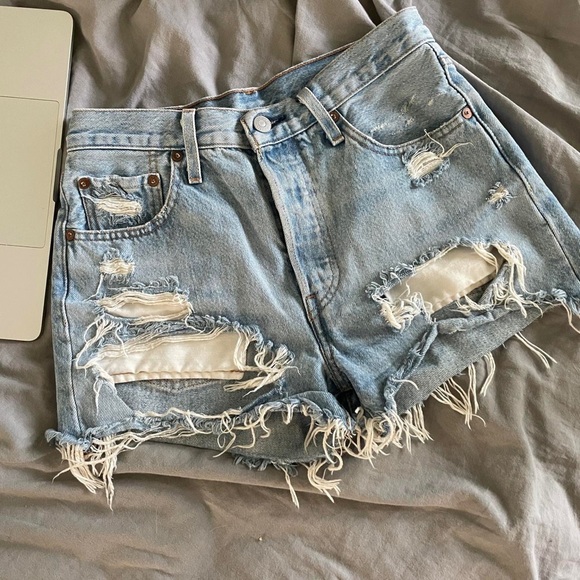 levi 501 shorts - Picture 2 of 4